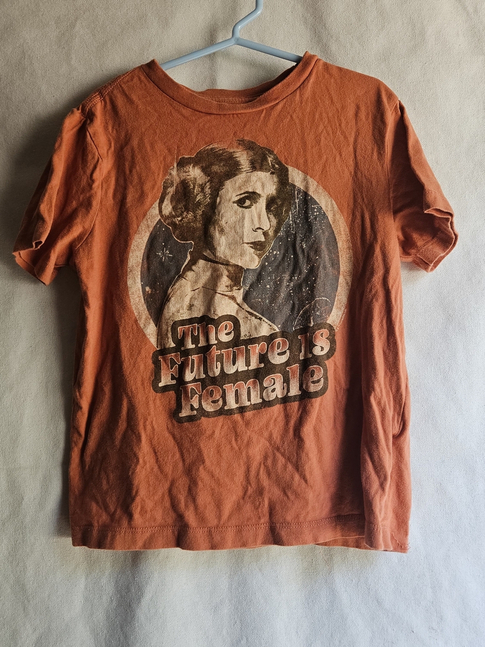 Old Navy Star Wars girls graphic tee, size small/6-7. Burnt orange with vintage-